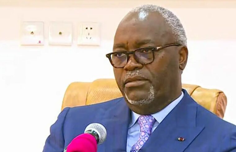 Football Congolais : Suppression de la prime de présence, l’autre bêtise du Ministre des Sports, Hugues Ngouelondele…